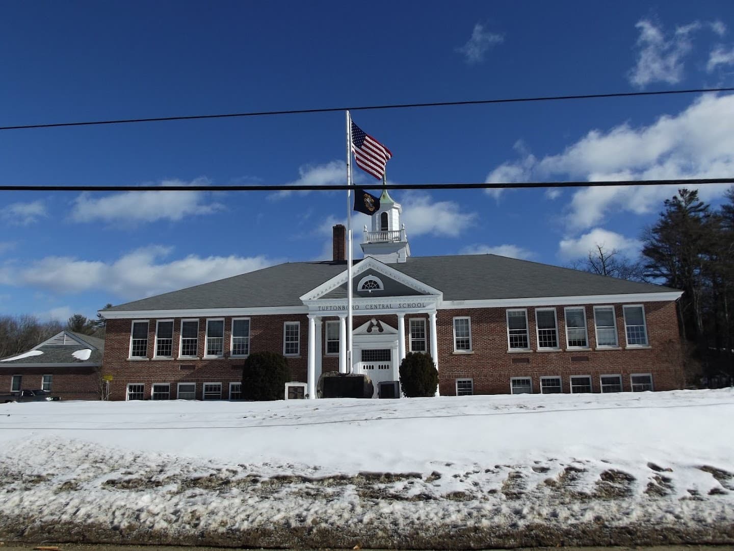 Tuftonboro Central School pickleball courts