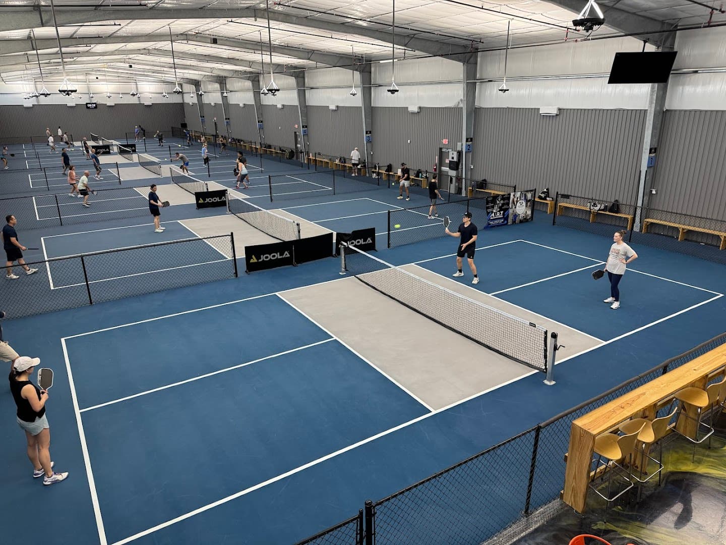 Courtside Pickleball Club pickleball courts