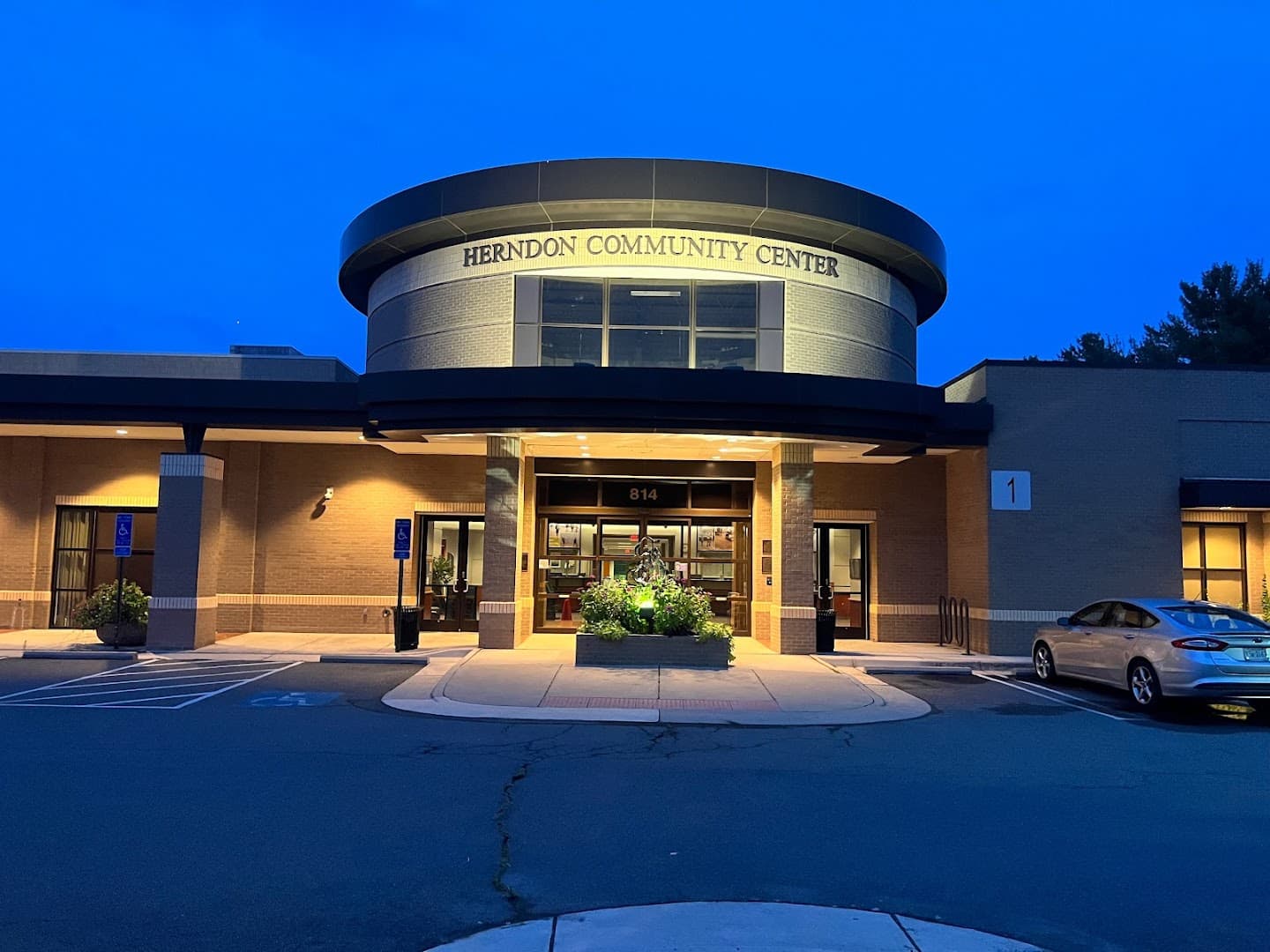 Herndon Community Center pickleball courts