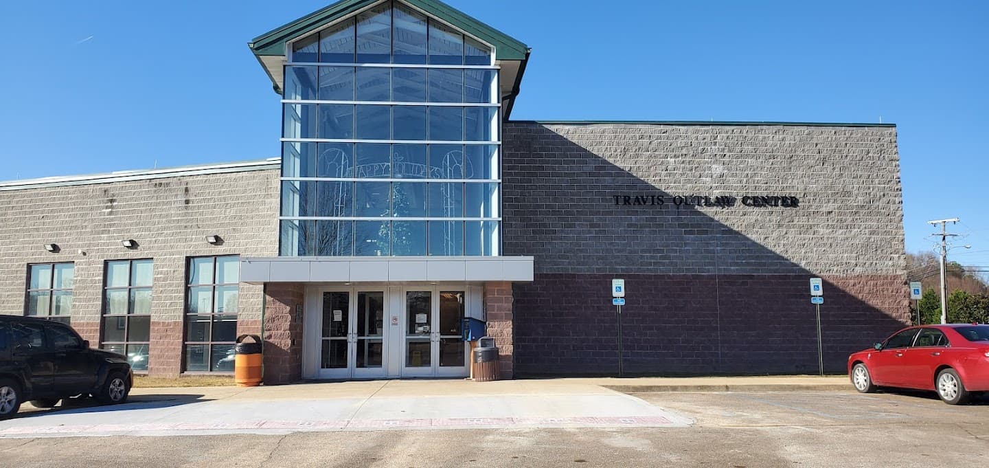 Travis Outlaw Center pickleball courts