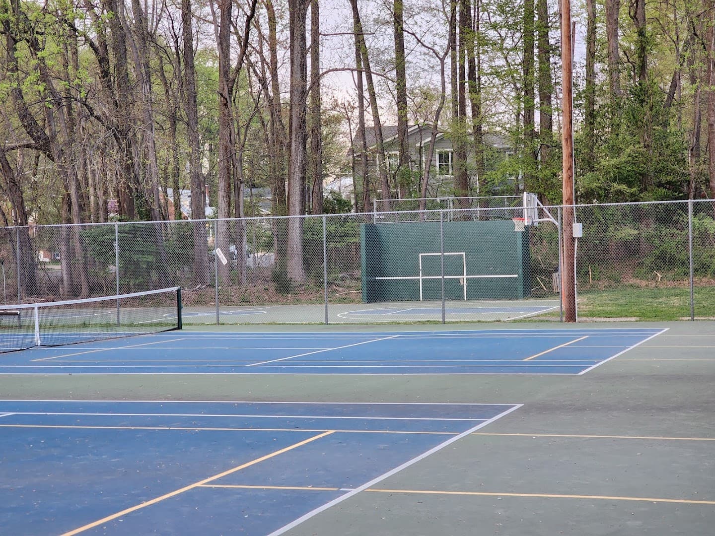 Glyndon Park pickleball courts