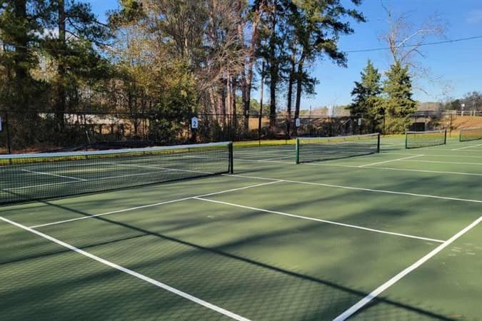 Aberdeen Lake Park pickleball courts