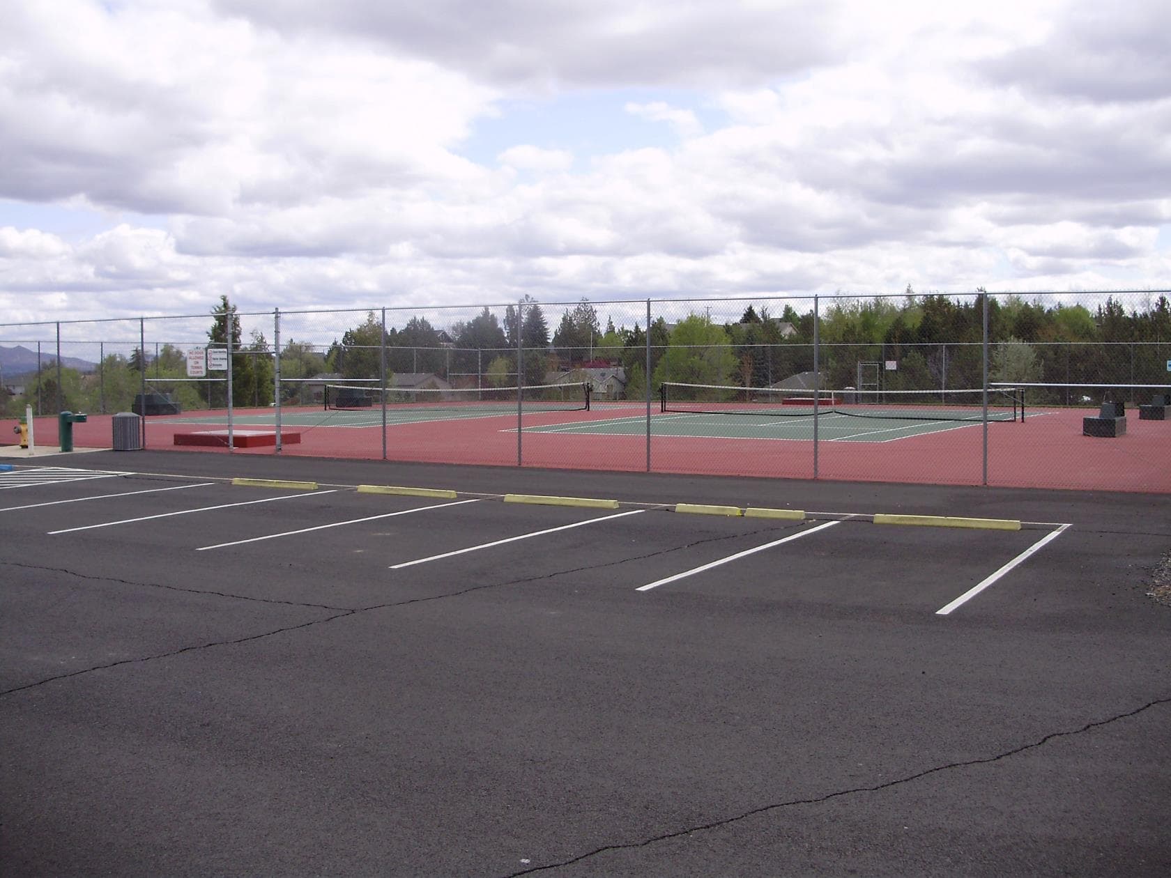 Valleyview Park pickleball courts