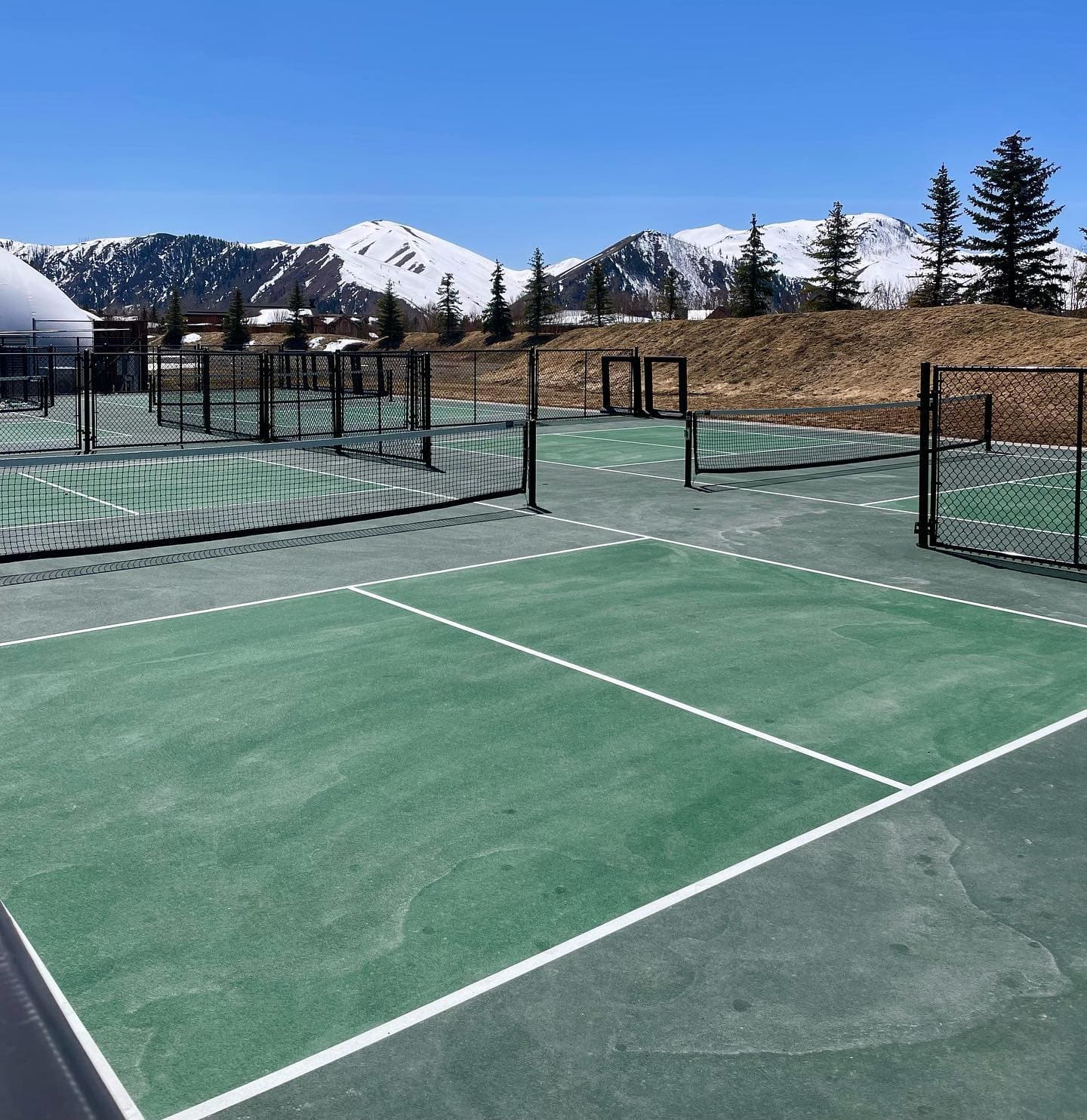 The Valley Club pickleball courts