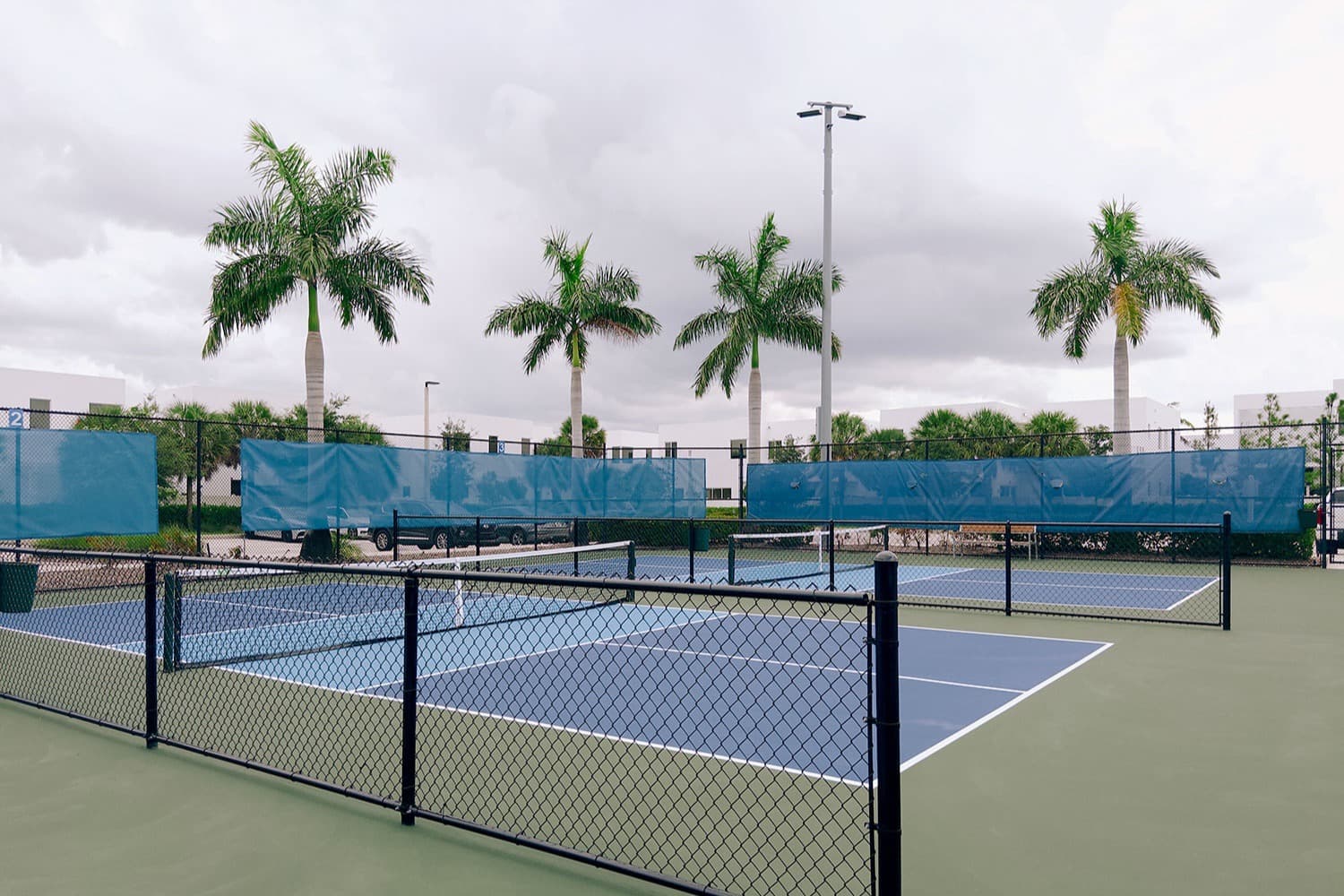 The Set pickleball courts