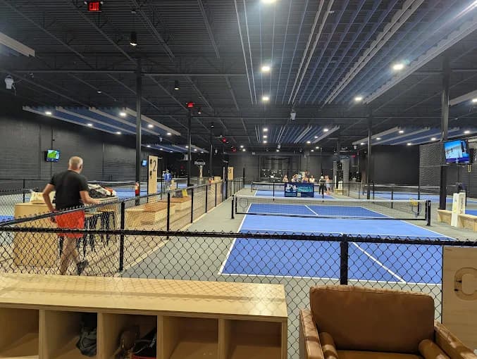 The Picklr Aurora pickleball courts