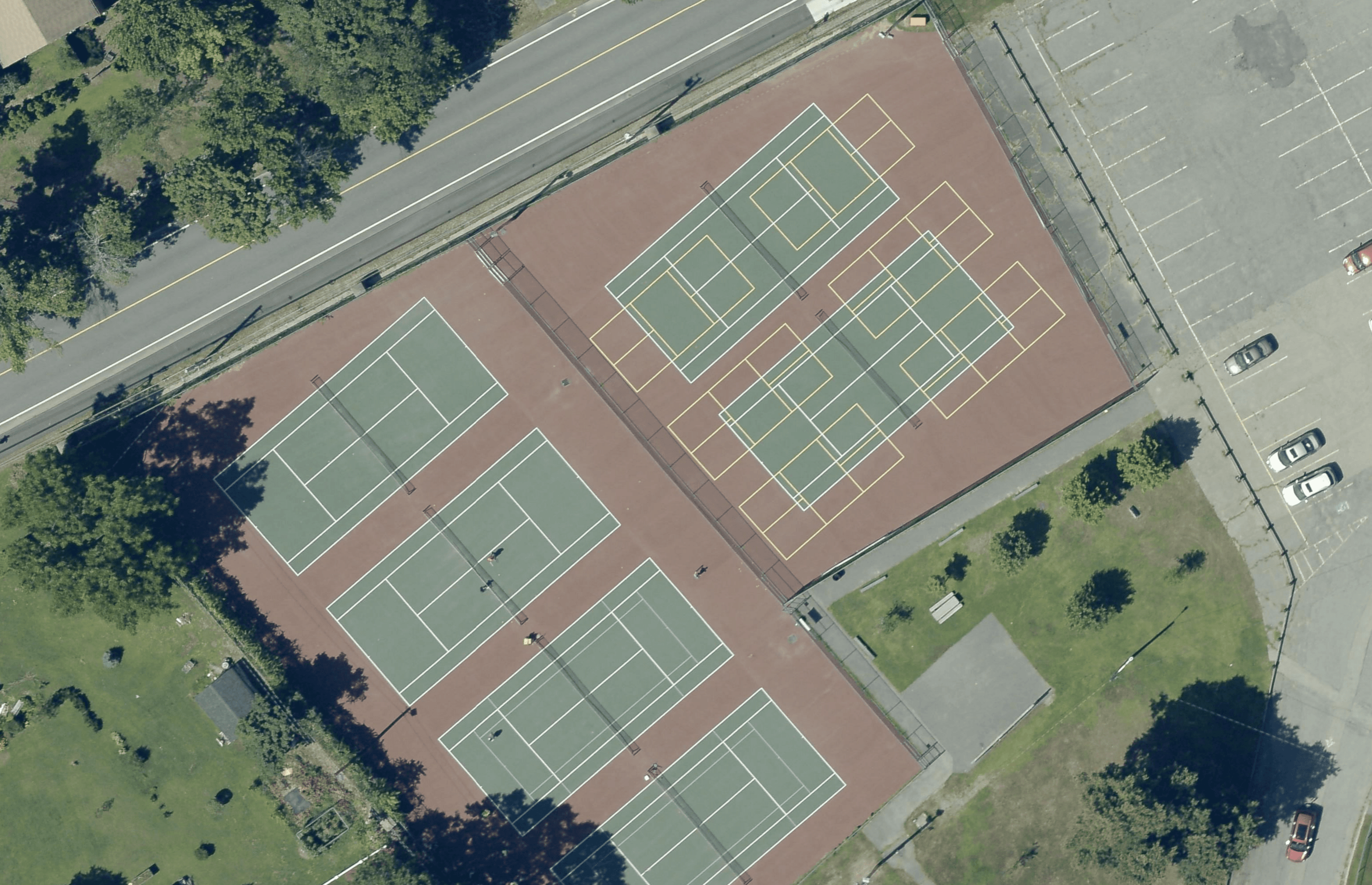 Portuguese Club pickleball courts