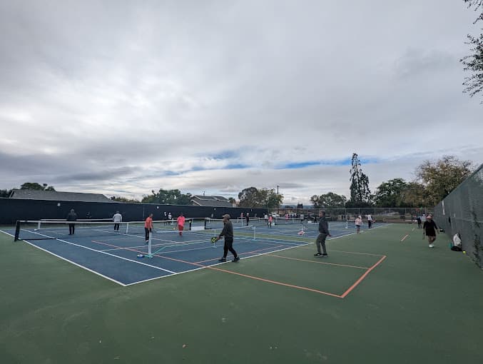 May Nissen Park pickleball courts