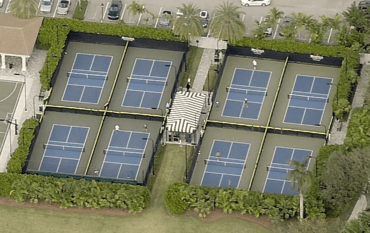 Woodfield Country Club pickleball courts
