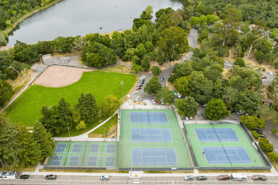Howarth Park pickleball courts
