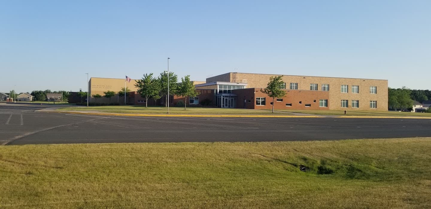 Isanti Intermediate School Community Education pickleball courts