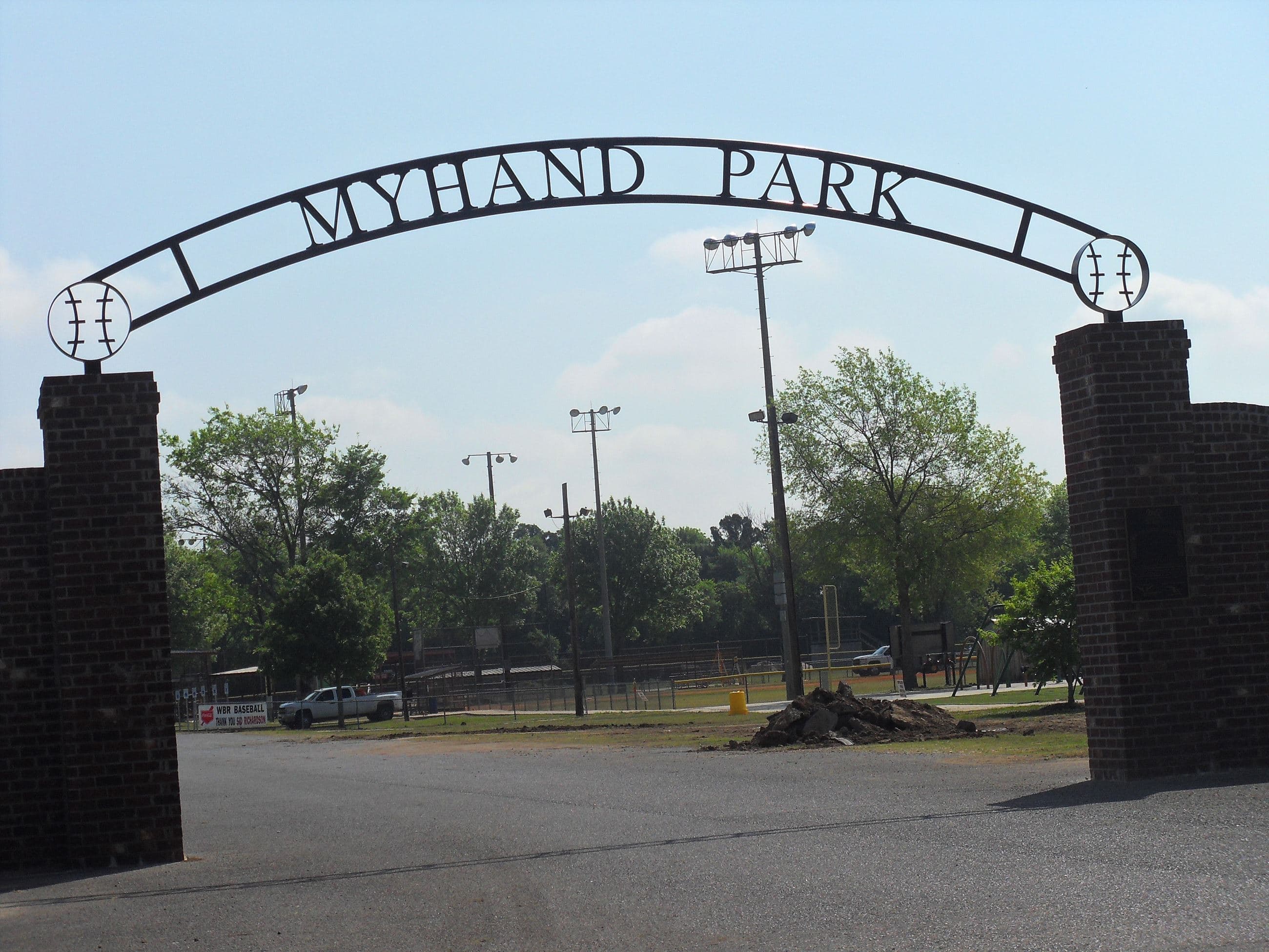 Joe Myhand Park pickleball courts