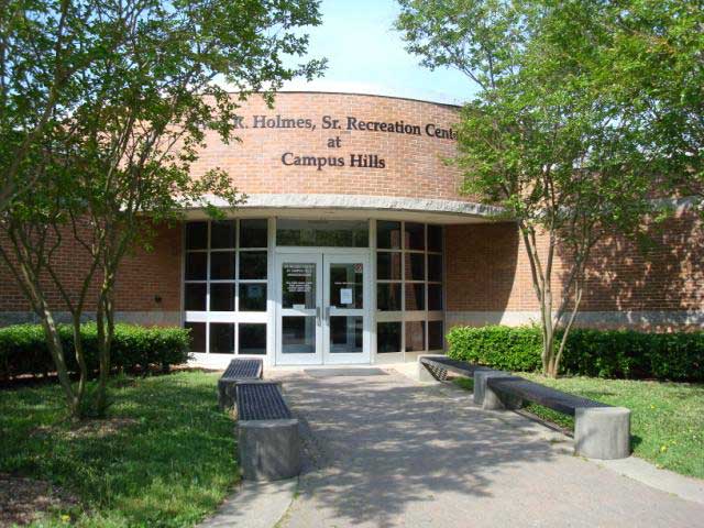 Irwin R. Holmes Sr. Recreation Center pickleball courts
