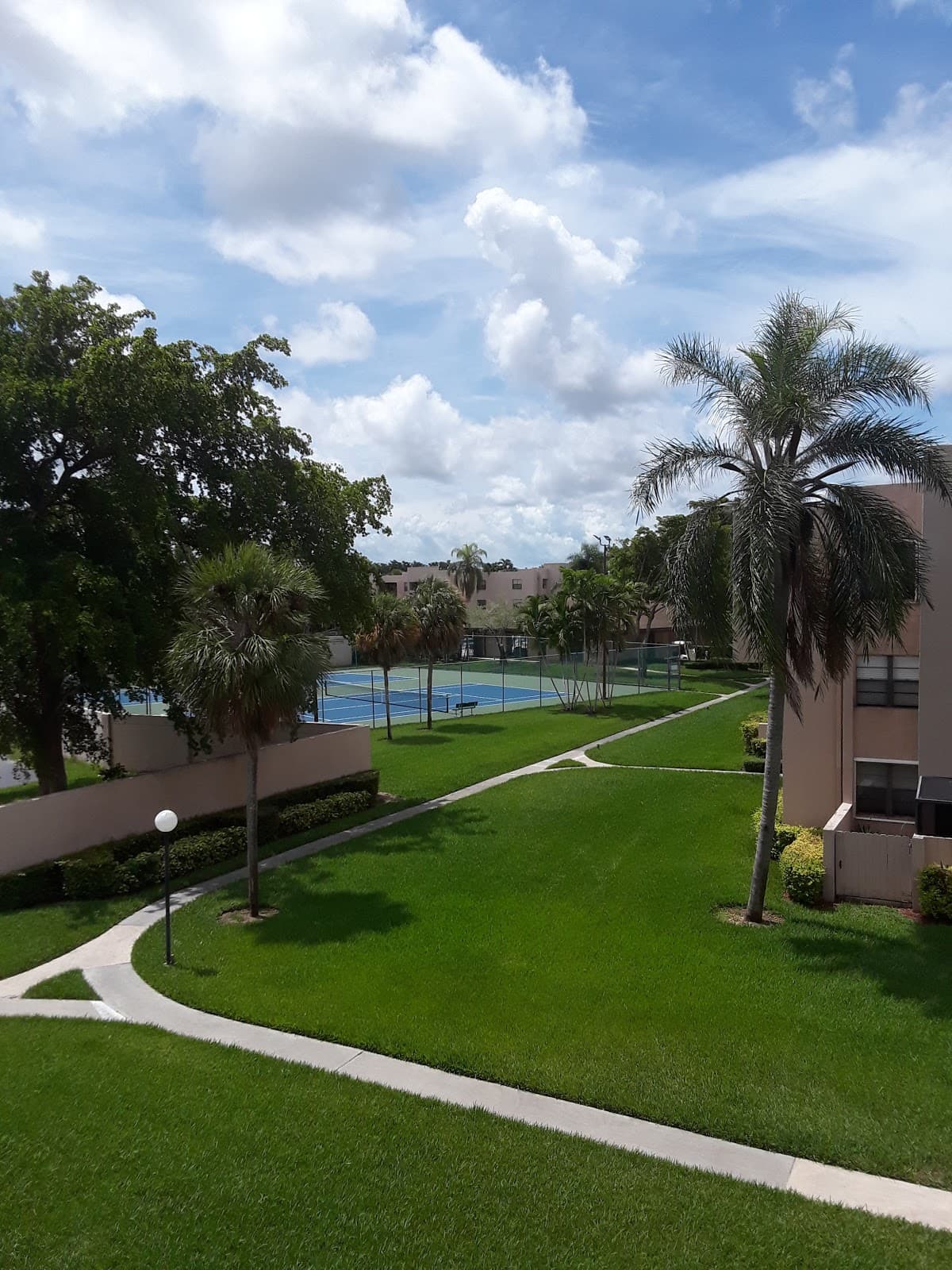 The Gardens of Kendall South pickleball courts