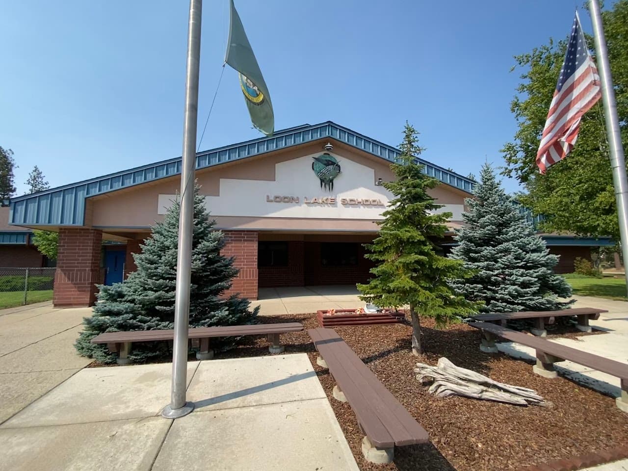 Loon Lake School District pickleball courts