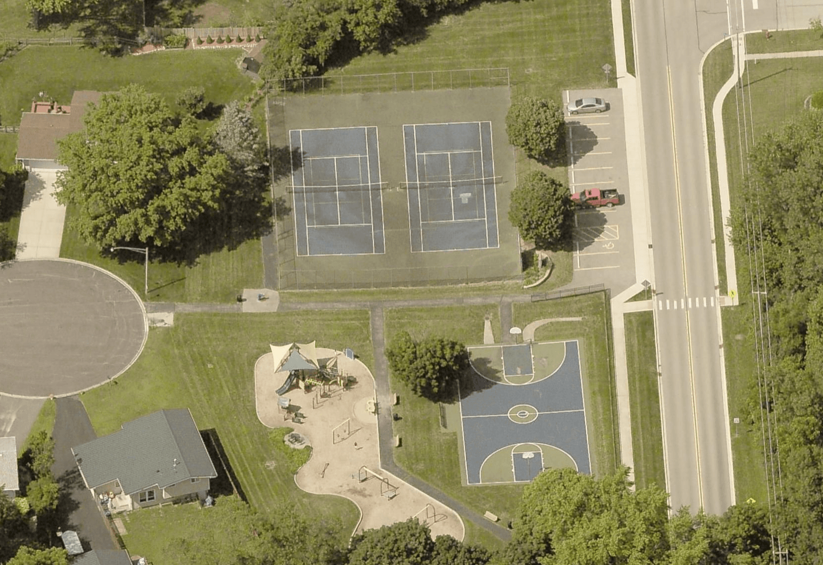 Lewis Park pickleball courts