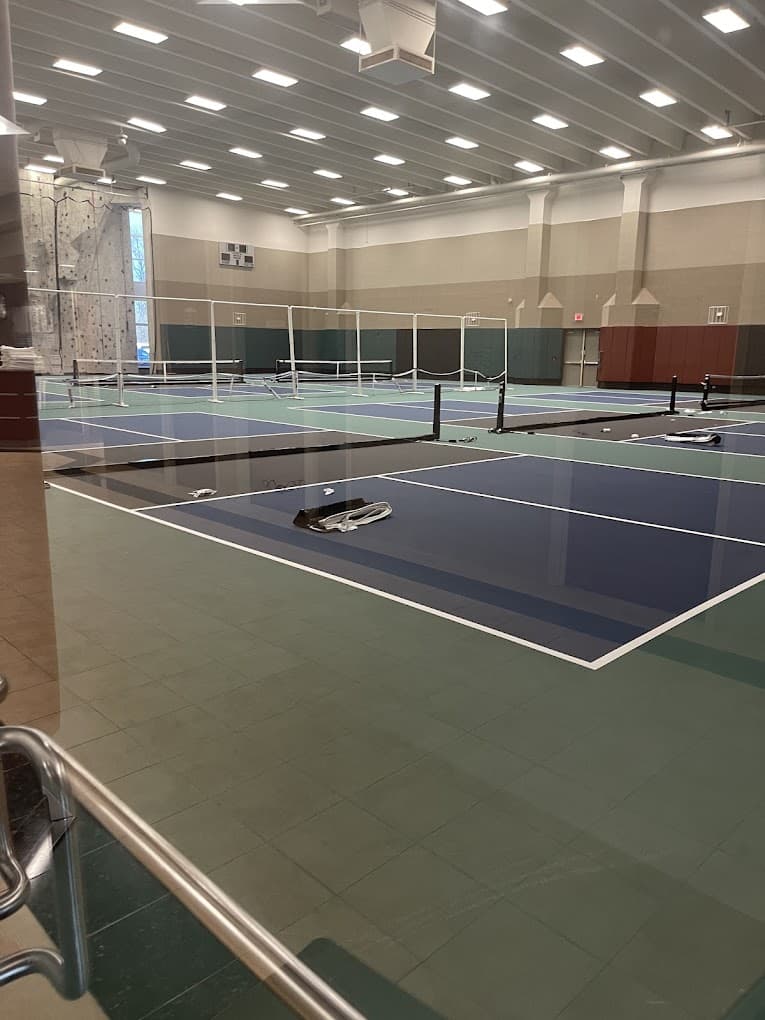 Lifetime Fitness - Castle Creek pickleball courts