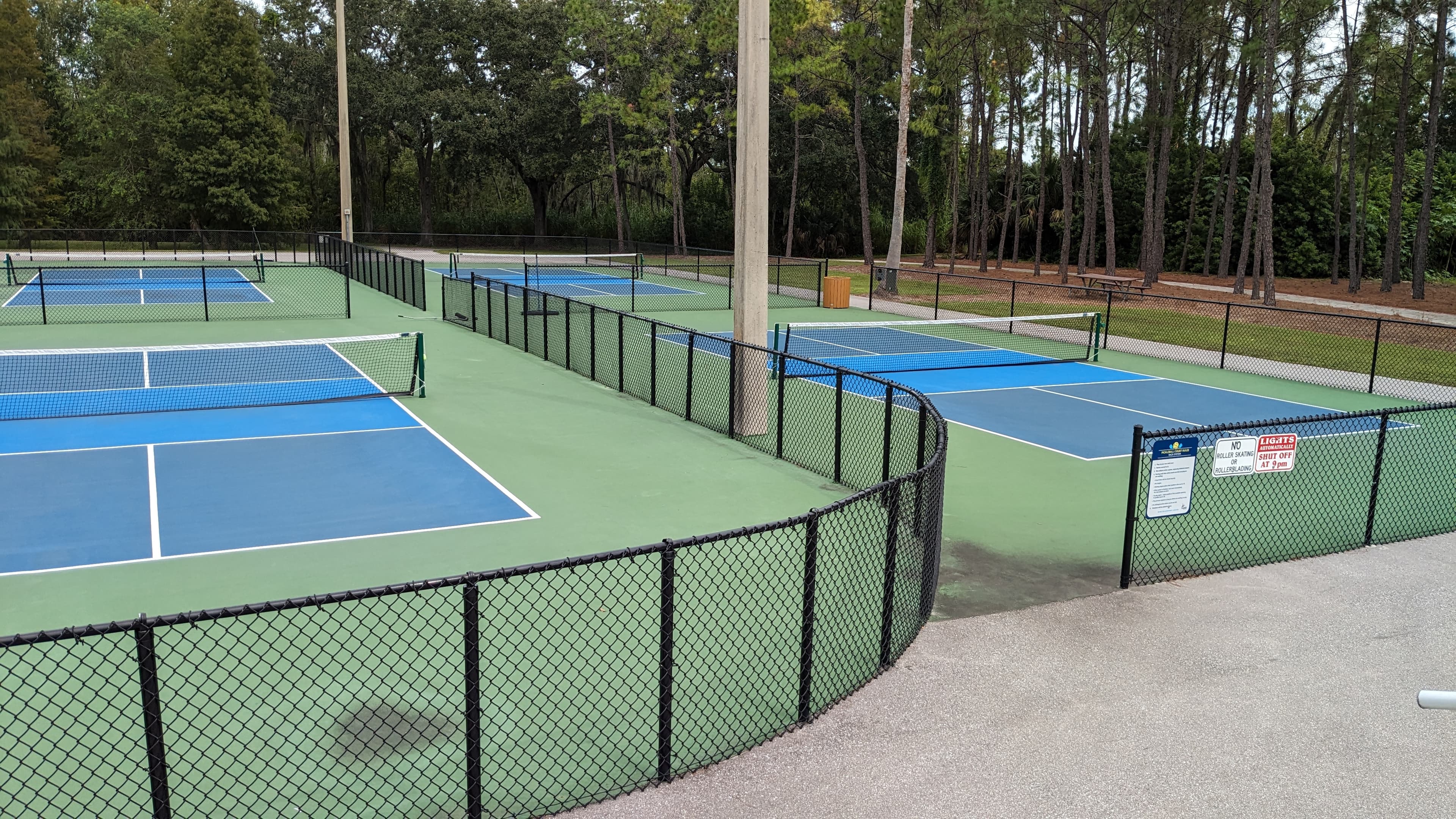 Lake Parker Park pickleball courts