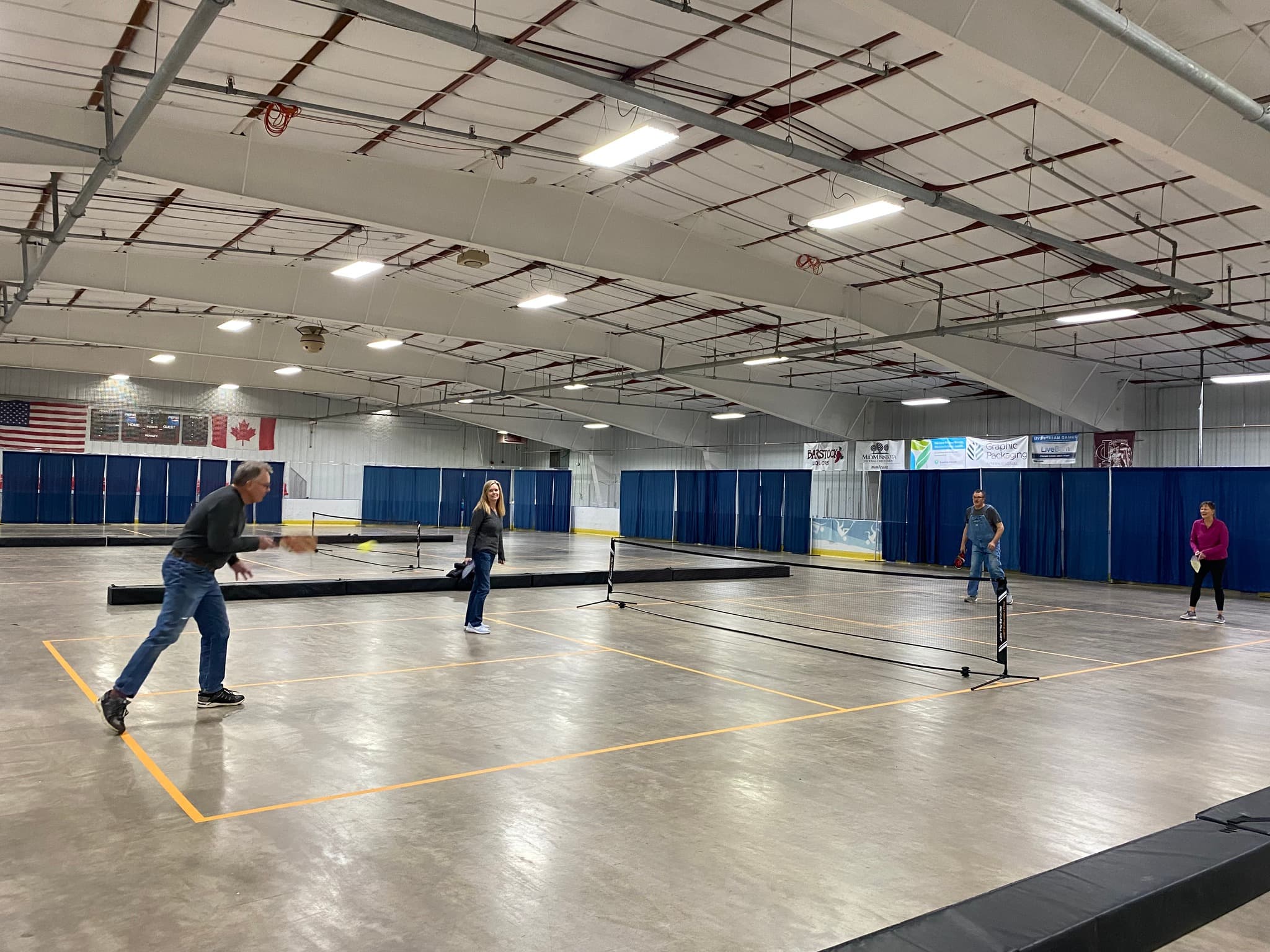 Hallett Center of Crosby pickleball courts
