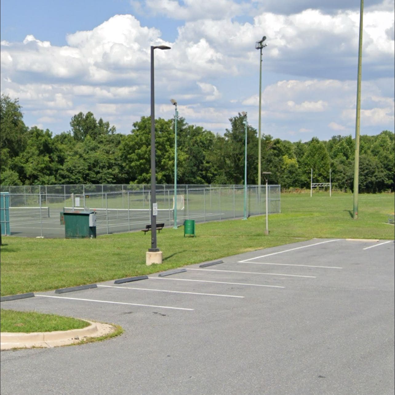 West Laurel Courts pickleball courts