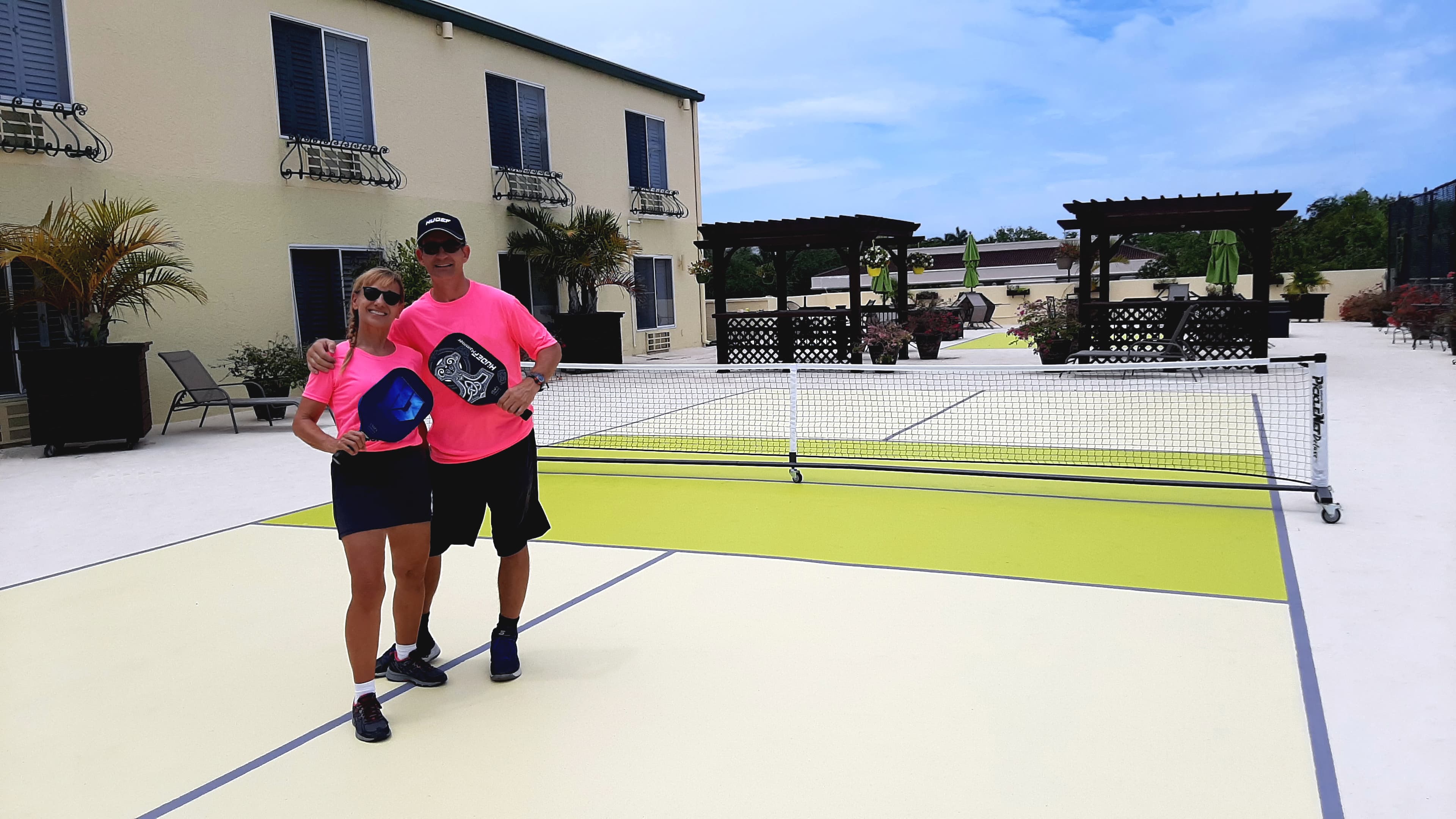 Naples Park Central Hotel pickleball courts