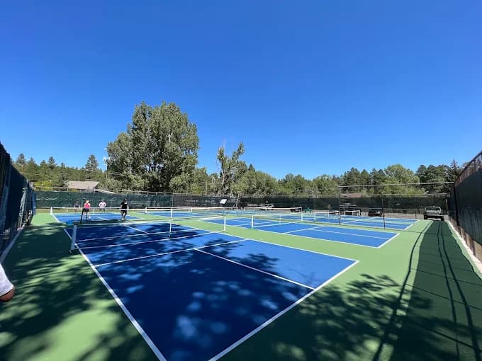 Pinewood Country Club pickleball courts