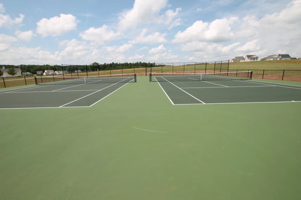 Edgewater Golf & Lake Community pickleball courts