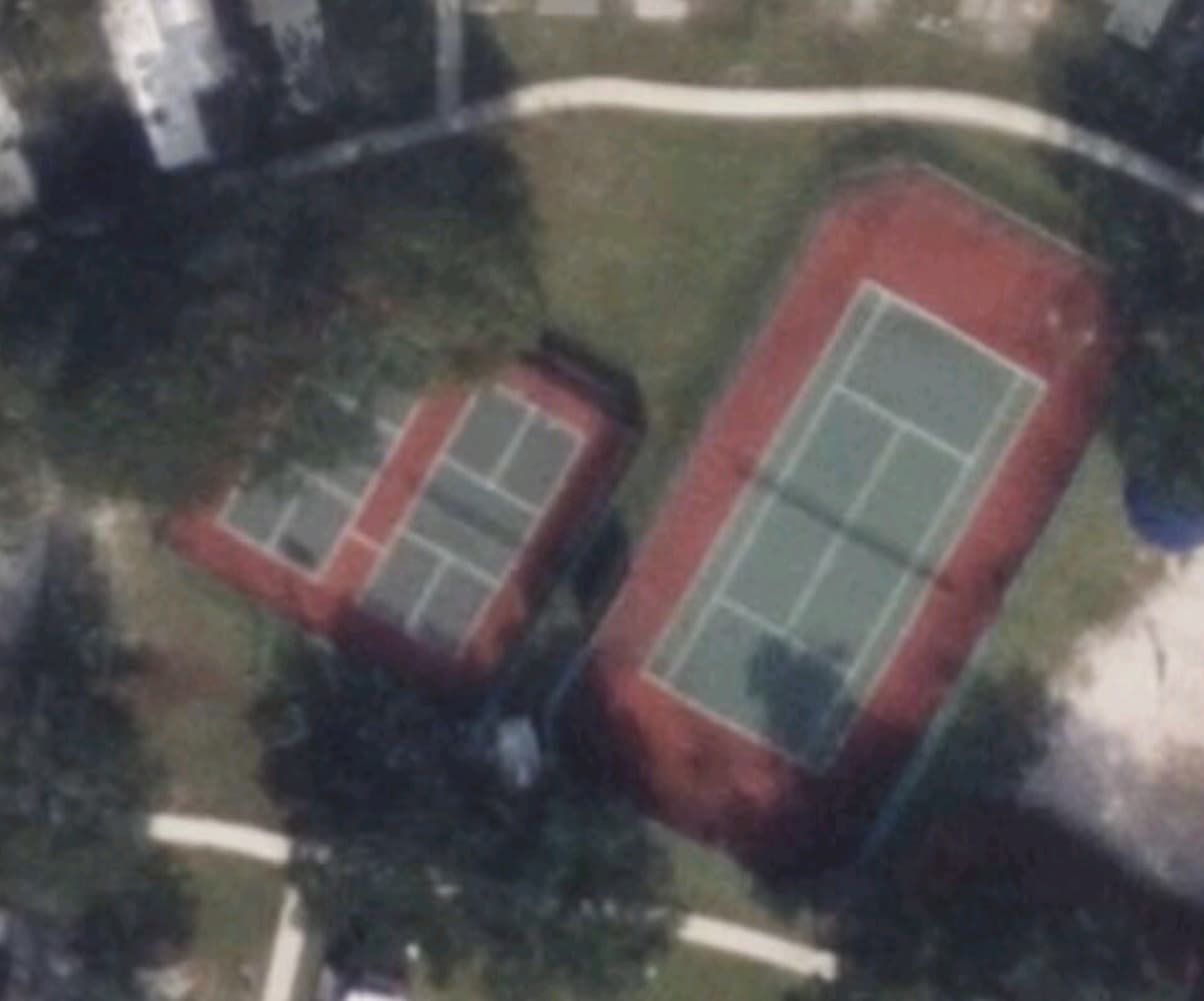 Harbor Lakes Encore RV Resort pickleball courts