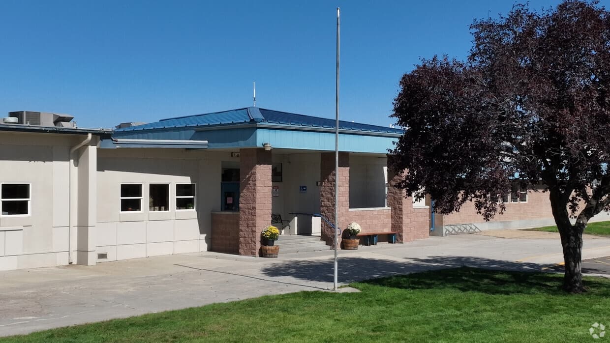 Maxine Johnson Elementary pickleball courts