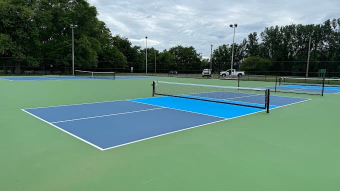 Carronde Park pickleball courts