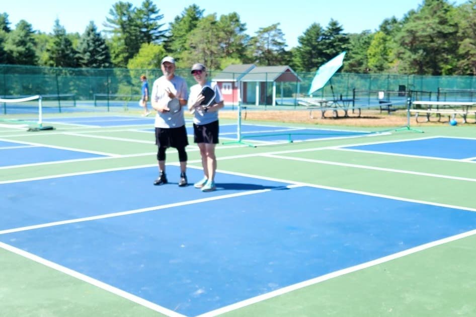 Buker (outdoor) pickleball courts