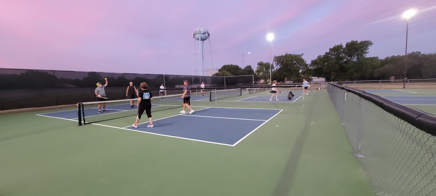 Lakeside Community Center pickleball courts