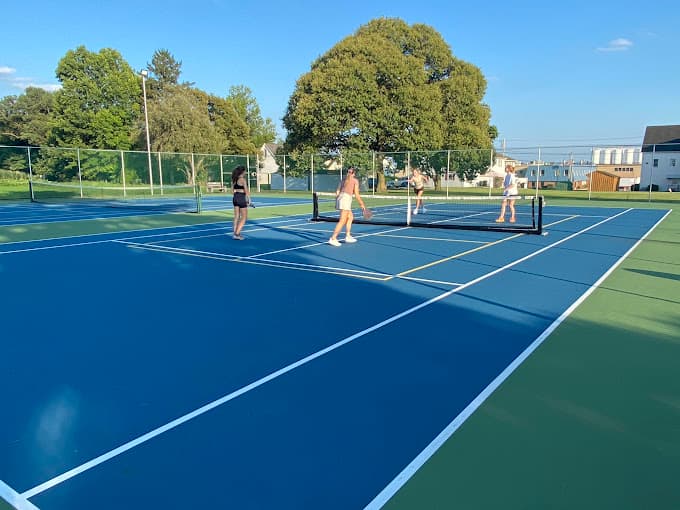 Leola Community Pool and Park pickleball courts