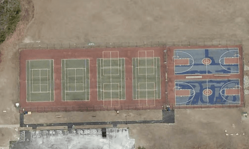 Deerfield Park pickleball courts