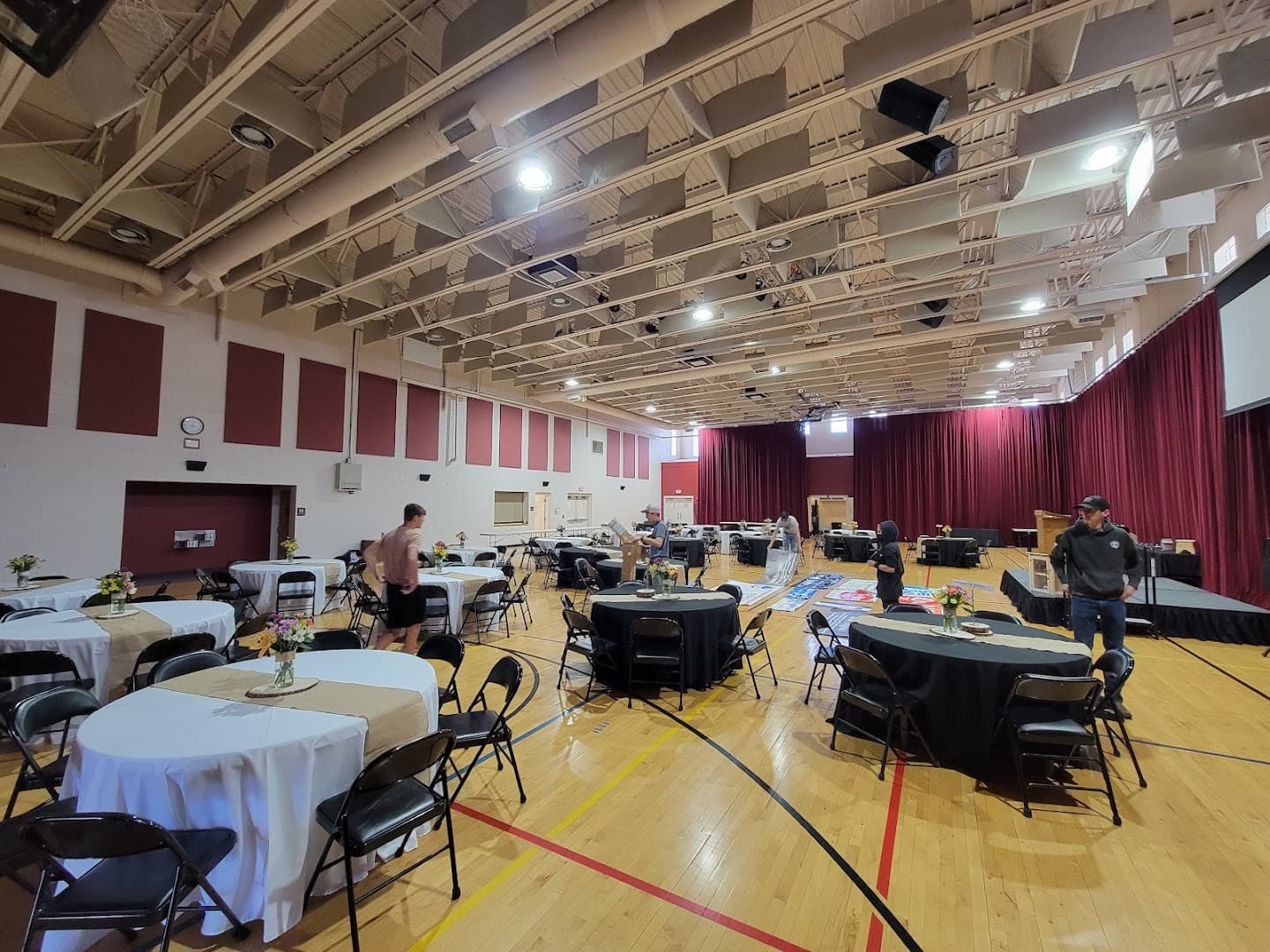Ross Aragon Community Center pickleball courts