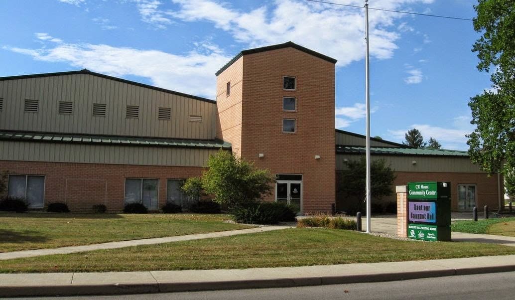 C. W. Mount Community Center and Banquet Facility pickleball courts