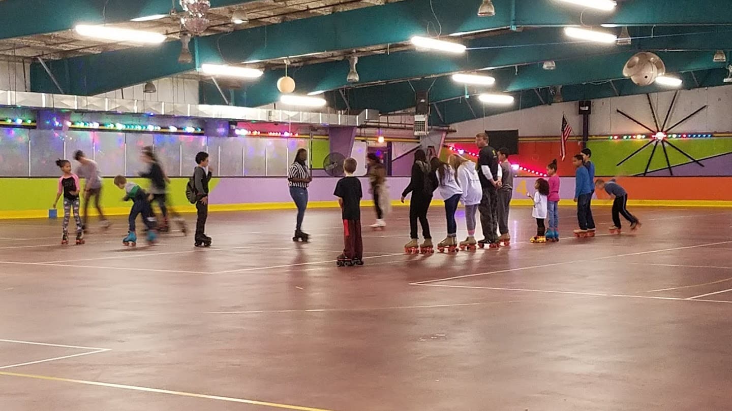 Roll 'R' Way Family Skating Center pickleball courts