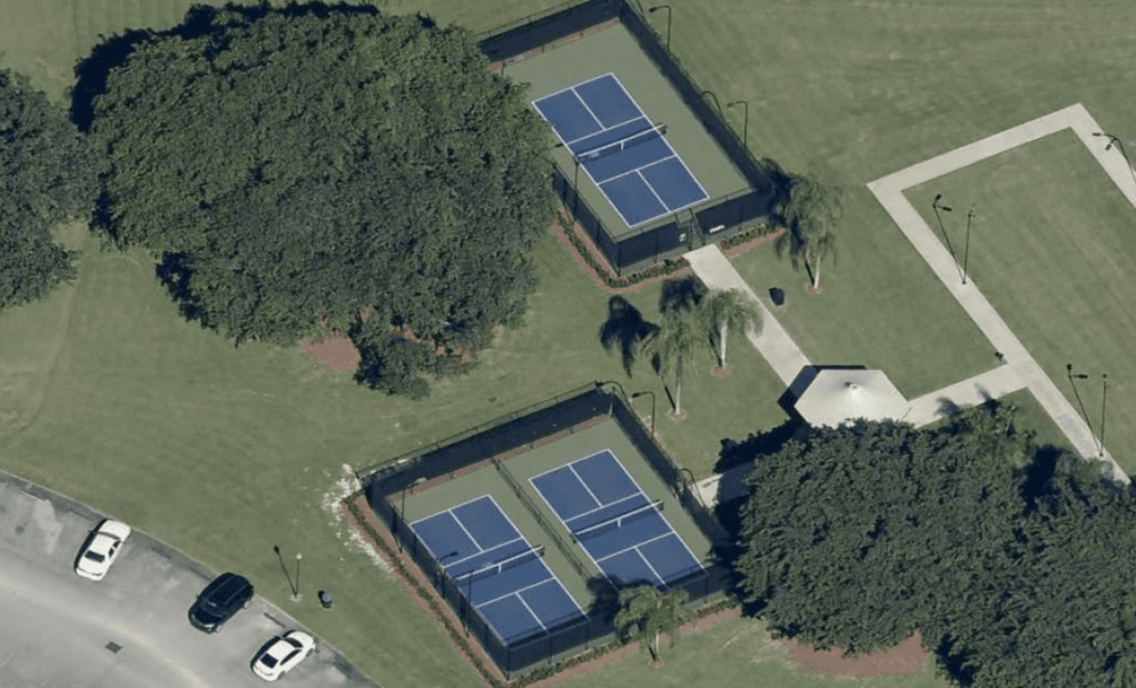 Keys Gate Tennis Club pickleball courts