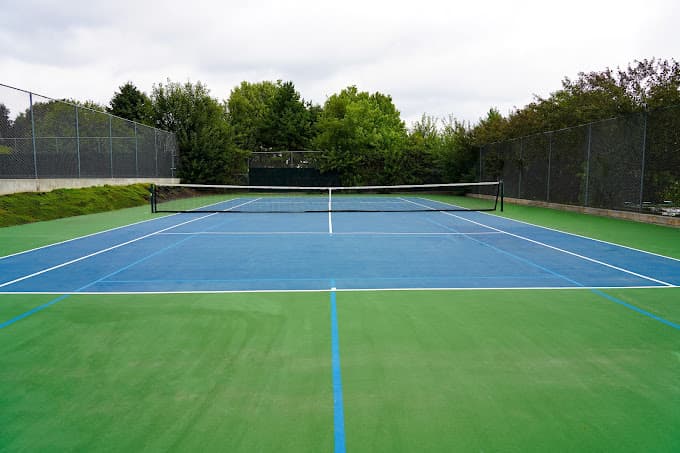 Genesis Health Clubs – East Lincoln pickleball courts