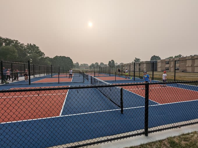 Hemlock Park pickleball courts