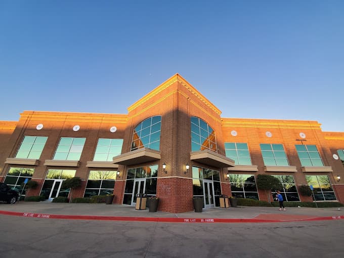 Life Time Garland pickleball courts
