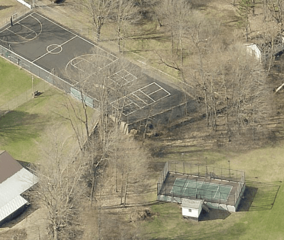 Elizabethtown Social Center pickleball courts