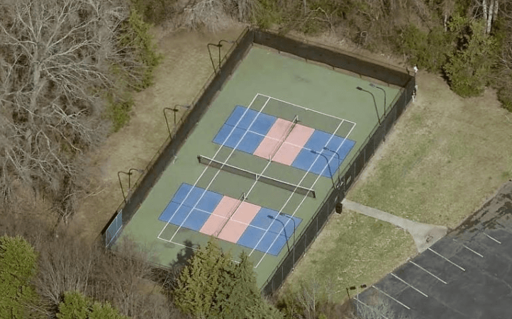 Hunter Oaks pickleball courts