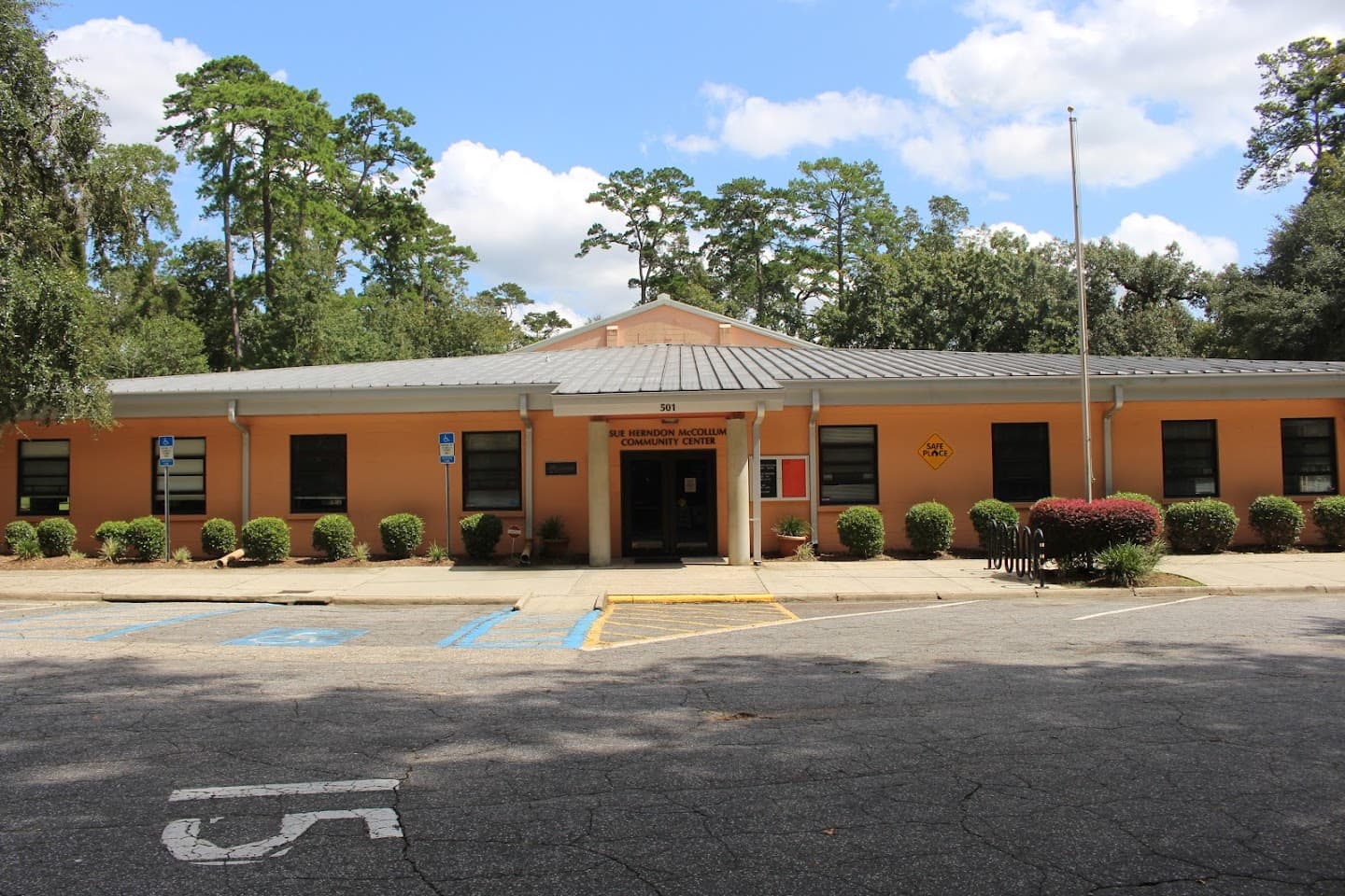 Sue Herndon McCollum Community Center pickleball courts