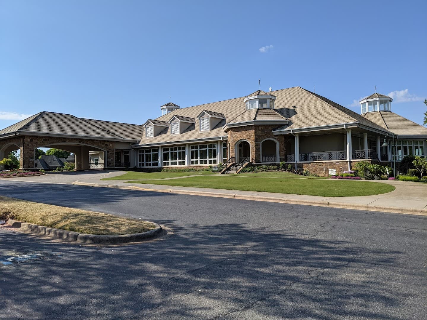 The Peninsula Club pickleball courts