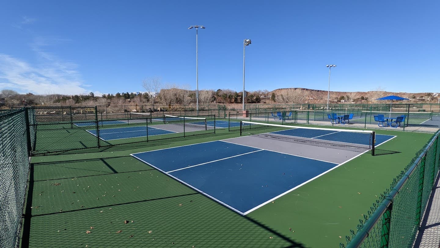 Bloomington Park pickleball courts