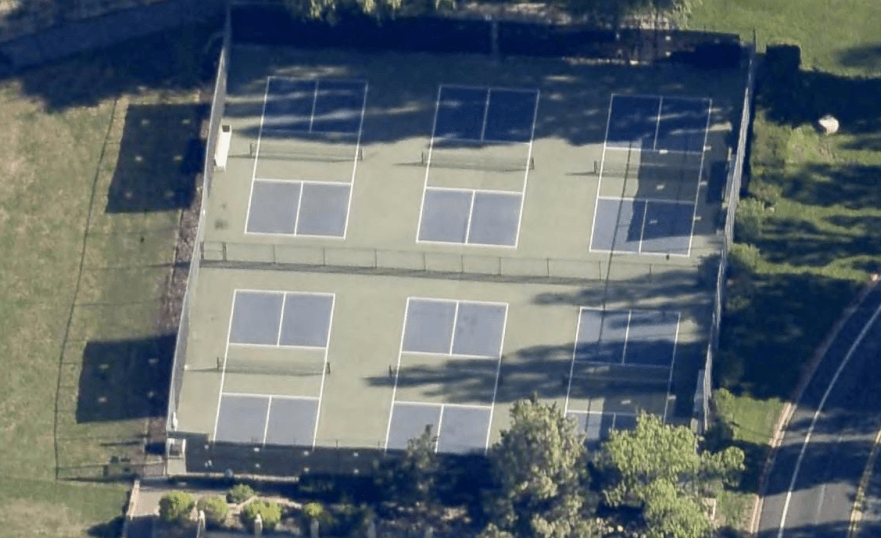 Continental Country Club pickleball courts
