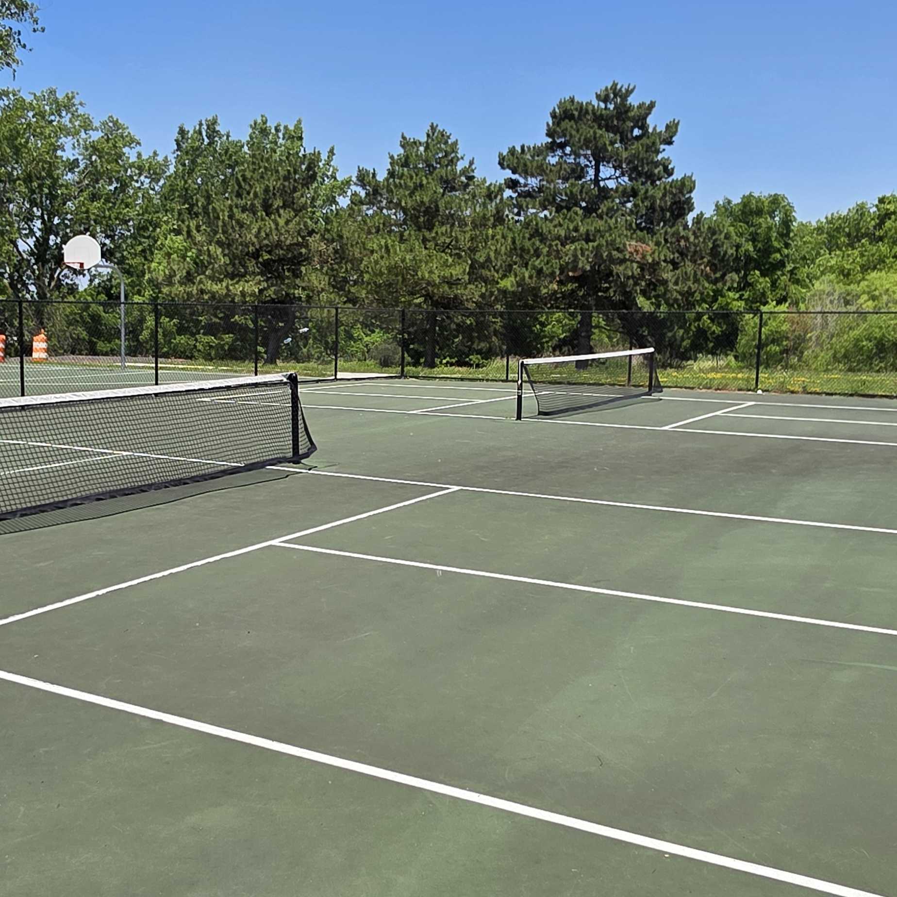 Knob Hill pickleball courts