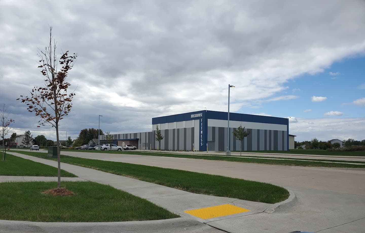 BrickHouse Fitness pickleball courts