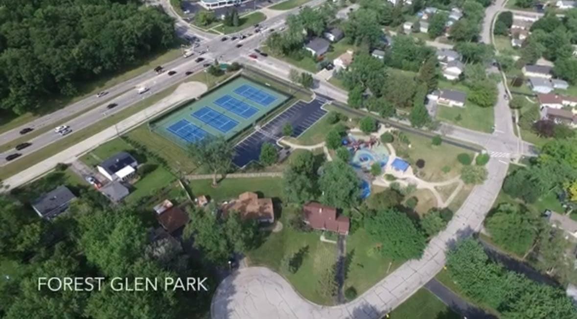 Forest Glen Park pickleball courts
